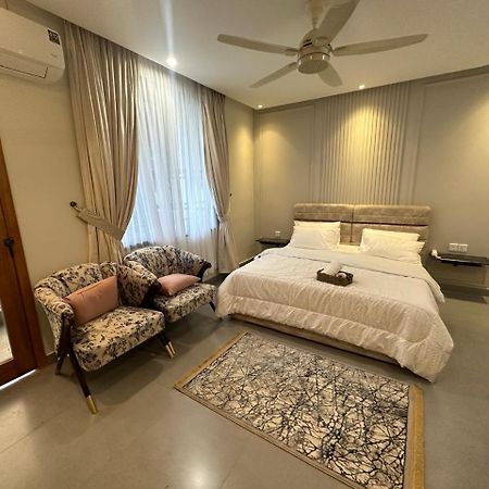 Hotel La Orilla Музаффарабад Экстерьер фото