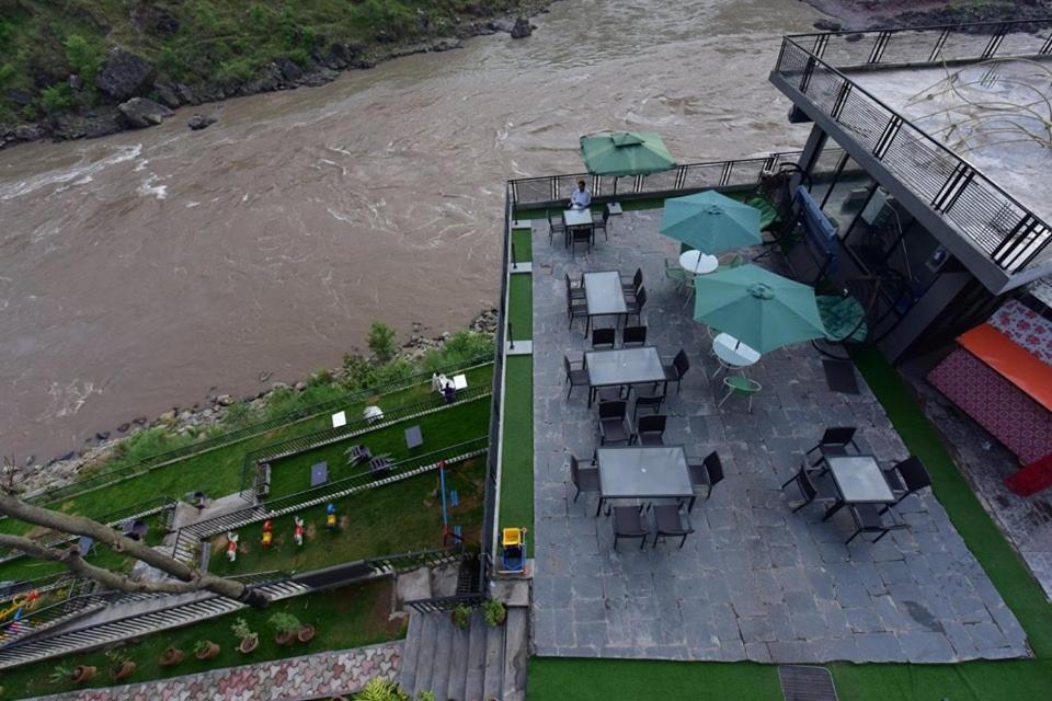 Hotel La Orilla Музаффарабад Экстерьер фото